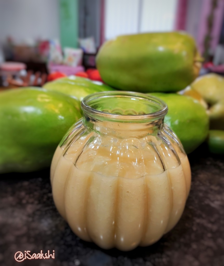 iSaakshi's tweet photo. Giant #granadilla #passiflora quadrangularis pulp! That's about a kg of pulp from a single fruit! Such subtle aroma and taste! Fully ripe fruit will need no sweeteners!
#kitchenyoga #cooktoheal #FoodieBeauty #foodphotography #foodies https://t.co/dq3d2neC98