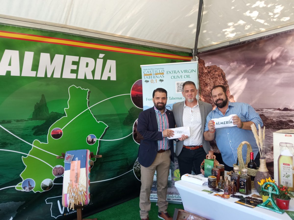 Vox_Almeria's tweet image. 📸 ¡VOX Almería presente en #Viva21! 🇪🇸