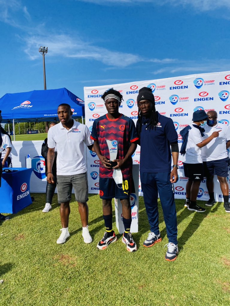 Jomo_CosmosFC's tweet photo. Congratulations to Essien Makwarimba for winning Striker of the Tournament @SoccerEngen
#EngenChampofChamps
#JomoCosmos
#Ezenkosi
#Mintiroyavulavula
#ChampsOfChamps
#Development https://t.co/SmIR9HpMjt