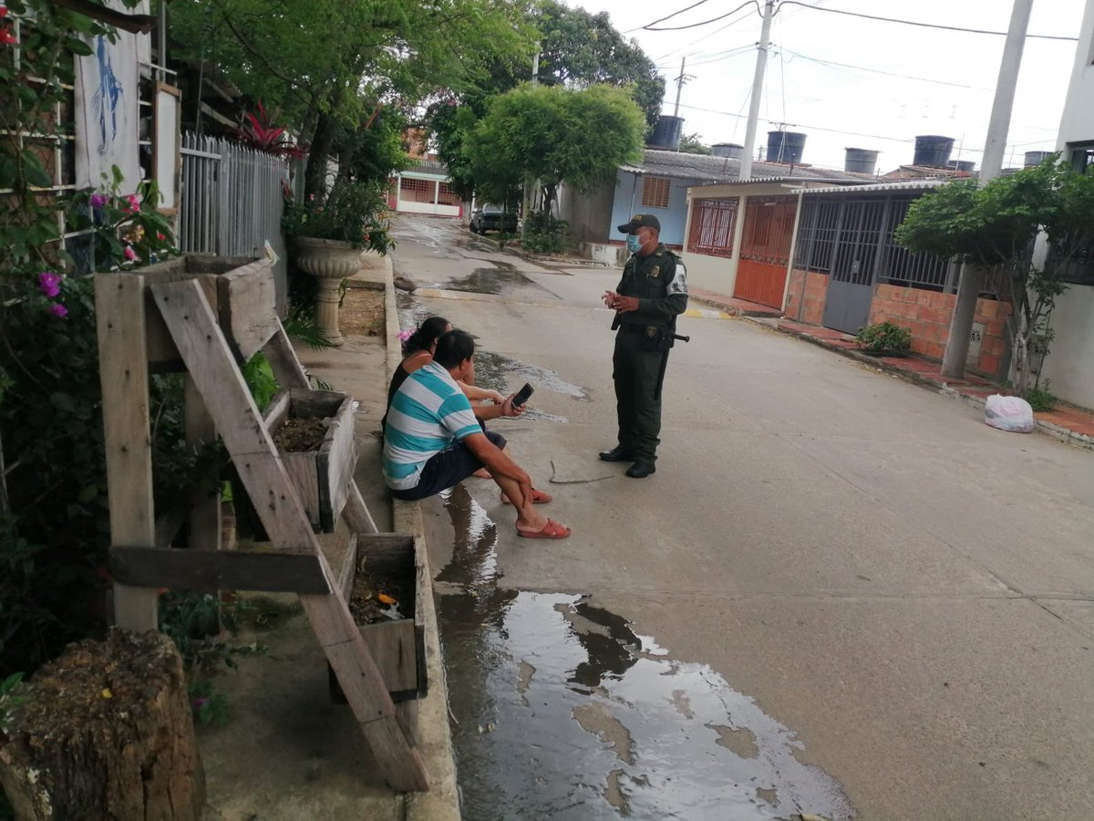 PoliciaCucuta's tweet photo. Con #ProtecciónInfancia realizamos actividades de prevención en contra del #TrabajoInfantil en el barrio #Llanitos del municipio de #LosPatios, dando a conocer la línea 141 de @ICBFColombia , #JuntosPorLosNiños #PlanSanJosé @ProteccionPonal https://t.co/QVrrsGB3GM