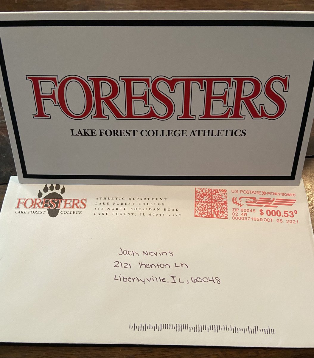 Shout out to Lake Forest College football coaches, the intimate game day visit, and the kind written note!! ⁦<a href="/LFC_FOOTBALL/">Jim Catanzaro</a>⁩ ⁦<a href="/CoachShiffman/">Tony Shiffman</a>⁩ ⁦<a href="/Coach_Butts/">Luke Butts</a>⁩ ⁦<a href="/LFAthletics/">Forester Athletics</a>⁩ ⁦<a href="/DeepDishFB/">DEEP DISH FOOTBALL</a>⁩ ⁦<a href="/Bryan_Ault/">Bryan Ault - Midwest Scout</a>⁩ ⁦<a href="/EDGYTIM/">Timothy “EDGYTIM” OHalloran</a>⁩ ⁦<a href="/PrepRedzoneIL/">Prep Redzone Illinois</a>⁩