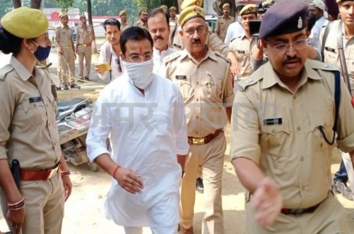 digitaldevendra's tweet image. What a treatment by @Uppolice ? Escorting to suspected in #LakhimpurKheri Hope same treatment to other defendants. @myogiadityanath @aajtak @ABPNews @ZeeNews @ndtv