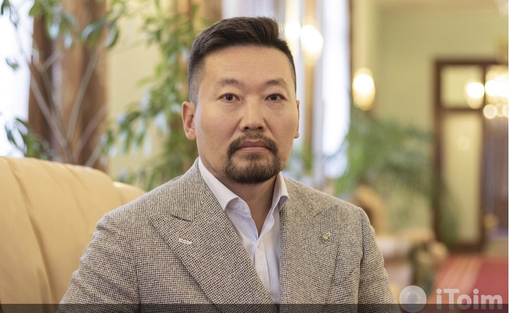 Шуурхай мэдээ: Хэргийн эзэн хэнгэргийн дохиур нь Х. Ганхуяг гишүүн гэж бна даа.