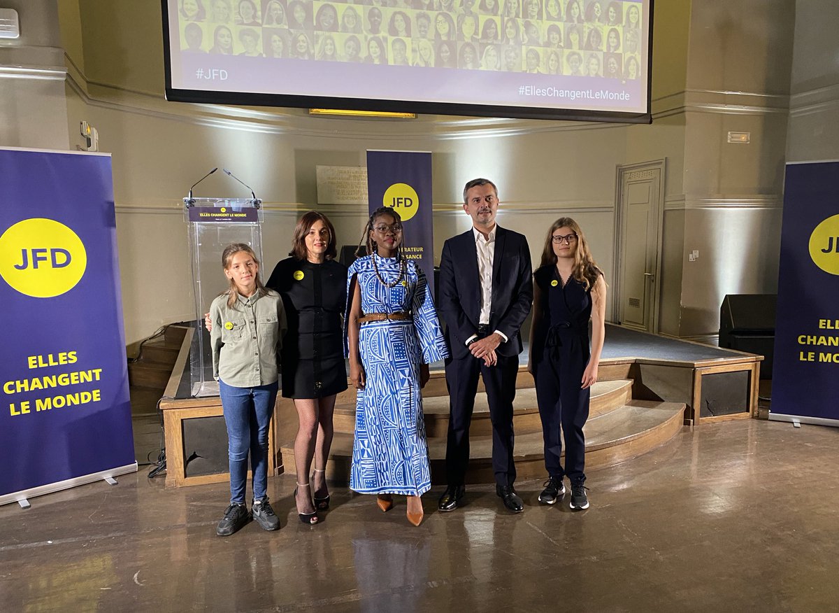 <a href="/joinjfd/">JFD</a> <a href="/CorinneChouraqu/">Corinne Chouraqui</a> <a href="/EDFofficiel/">EDF</a> Et la relève assurée ! Merci <a href="/EDFofficiel/">EDF</a> et Aude Vinzerich de montrer la voie. Rencontre avec <a href="/julienvilleret/">Julien Villeret</a> #EllesChangentLeMonde #lesMargaret 2021 by <a href="/joinjfd/">JFD</a>