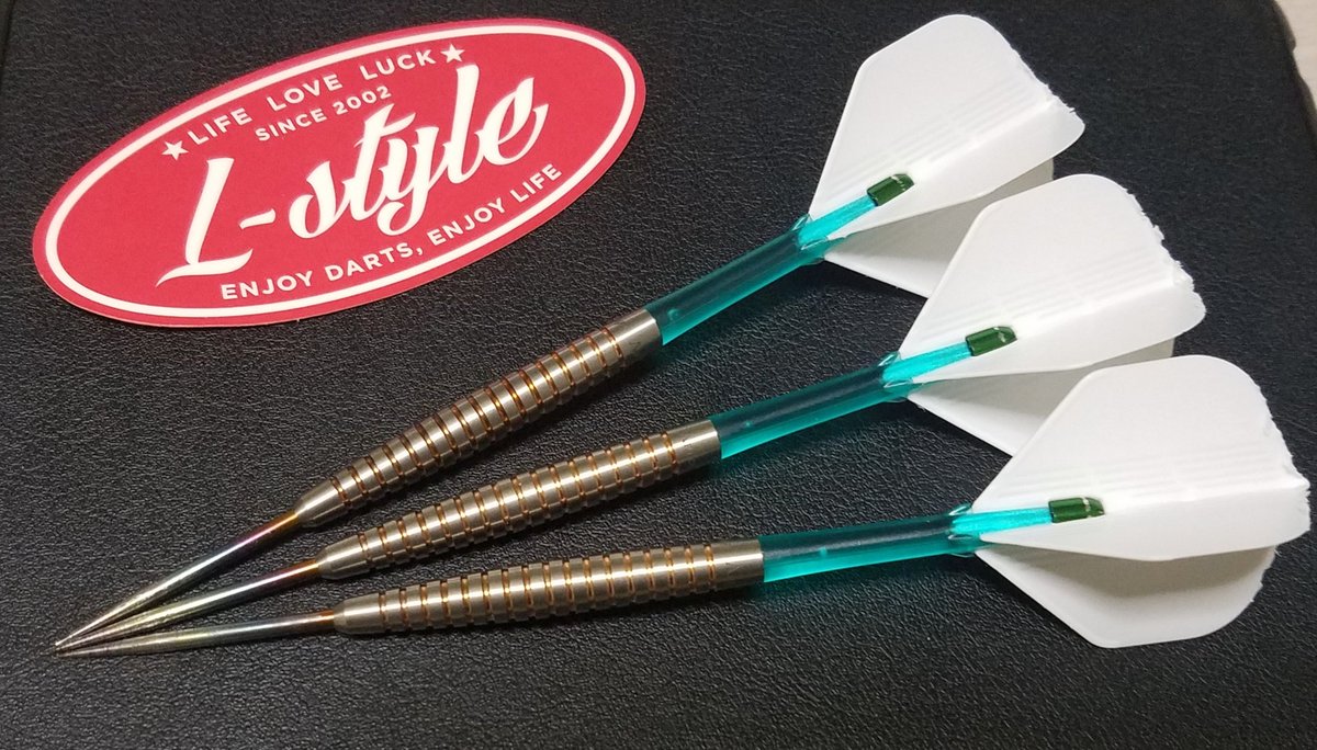 yuichiro_0126's tweet photo. 新しいアイテムを手に入れた🎵
Dynasty Fallon3
全長 52.5mm
最大径 7.2mm
重量 約24g
ポイント MISSION レインボー40mm
KAMIフライト L1 スタンダード
L-SHaft ロックストレート 260
早く投げ込みたい🎶
#Lstyle
#エルスタイル
#Dynasty
#Mission
#steeldarts https://t.co/rWfYxx2Nw5