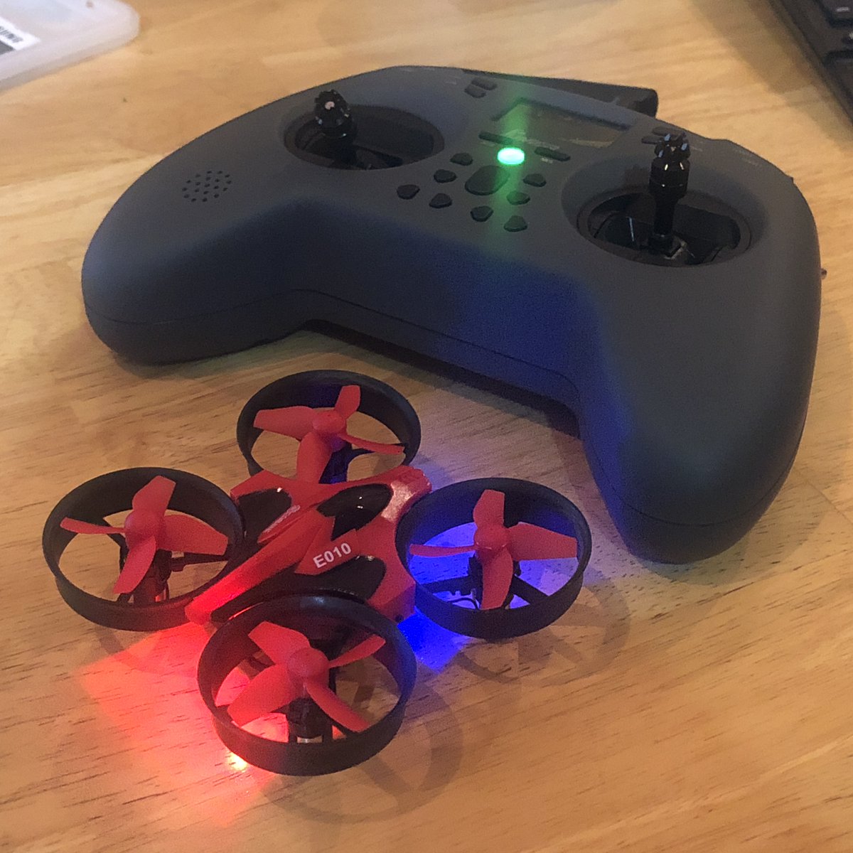 YAMAscene's tweet image. Jumper t-lite と Eachine E010 （赤基盤・Rev3印字有り）のバインドに成功！JP4in1のファームをアップデートするだけでした。
#Jumper #Eachine #E010 #OpenTX #ドローン