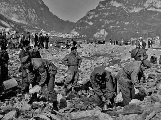 F_Scoccimarro's tweet photo. 🇮🇹
9 ottobre 1963 il disastro del #Vajont. 
Una tragedia che ha colpito la nostra terra e una diga ancora in piedi a ricordare a tutti il rispetto che dobbiamo alla Natura.

#FVG #RegioneFVG https://t.co/SZsZpYL0Fz