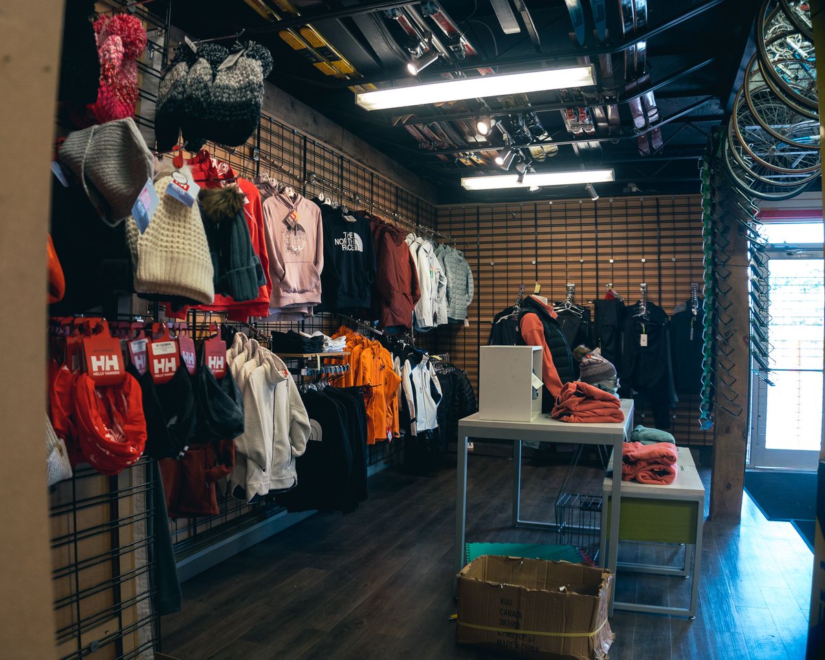 Cozy season means layers 🥰 Wishing everyone a very happy &amp; cozy Thanksgiving weekend from our family to yours!