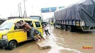 GTalk2iyke's tweet photo. After 61yrs of independence , Nigeria cannot fix their roads,no steady electricity, no reliable medical. I wonder how many years more they need to do these things as the country is disintegrating. @LeahHardingAJE @UKinNigeria @USinNigeria @EUinNigeria @real_IpobDOS @UNWatch @UN https://t.co/hUN7XyvI4a