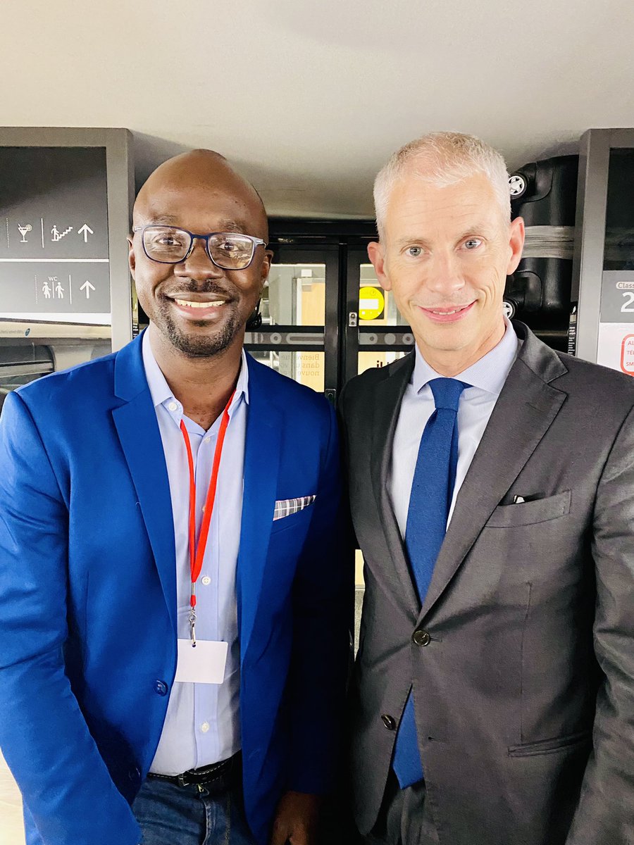 Le <a href="/AfriqueFrance/">Nouveau Sommet Afrique France</a> initié par <a href="/EmmanuelMacron/">Emmanuel Macron</a> est terminé ! Des échanges francs et sincères pour marquer un véritable tournant dans la collaboration Afrique/France ! Très content de la qualité des échanges ! #gabon #france #Afrique #successful