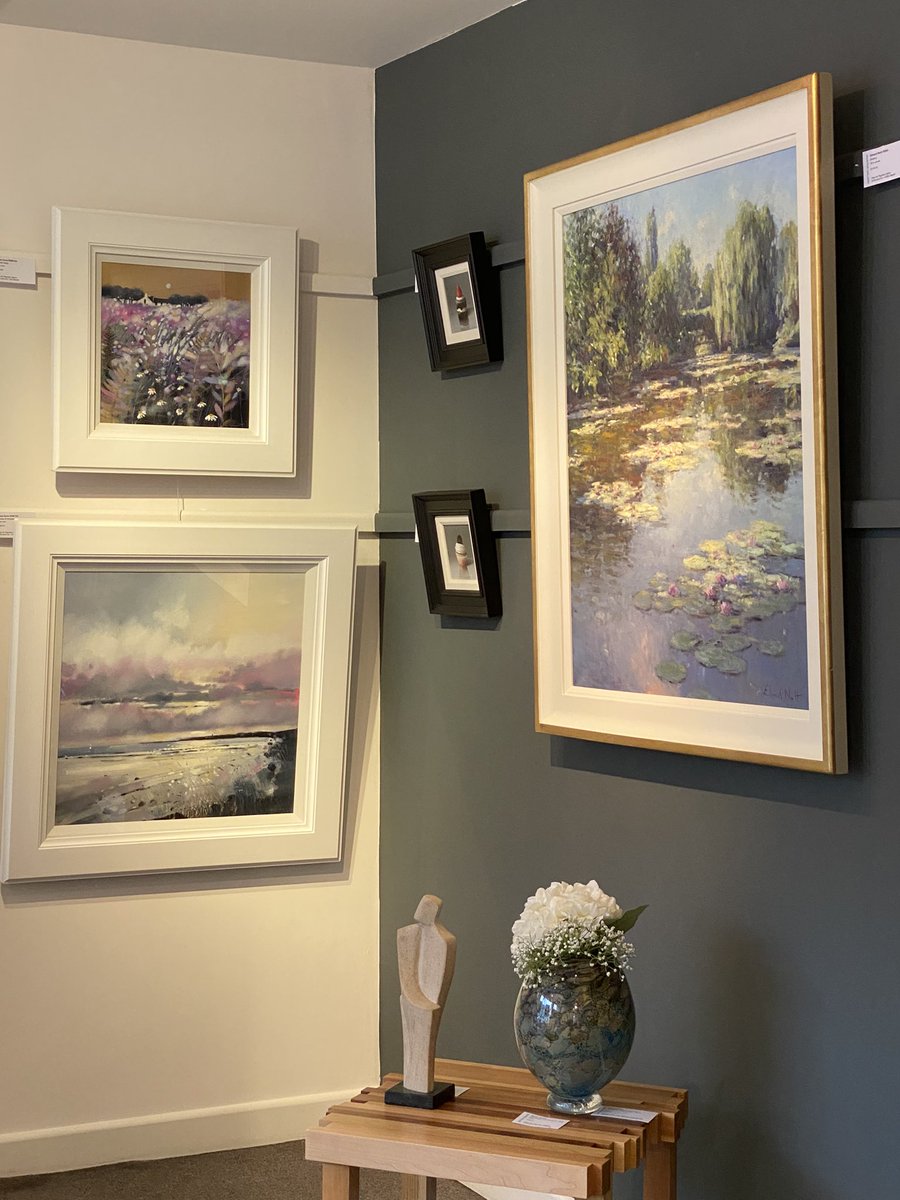 The Hunter Gallery tweet media