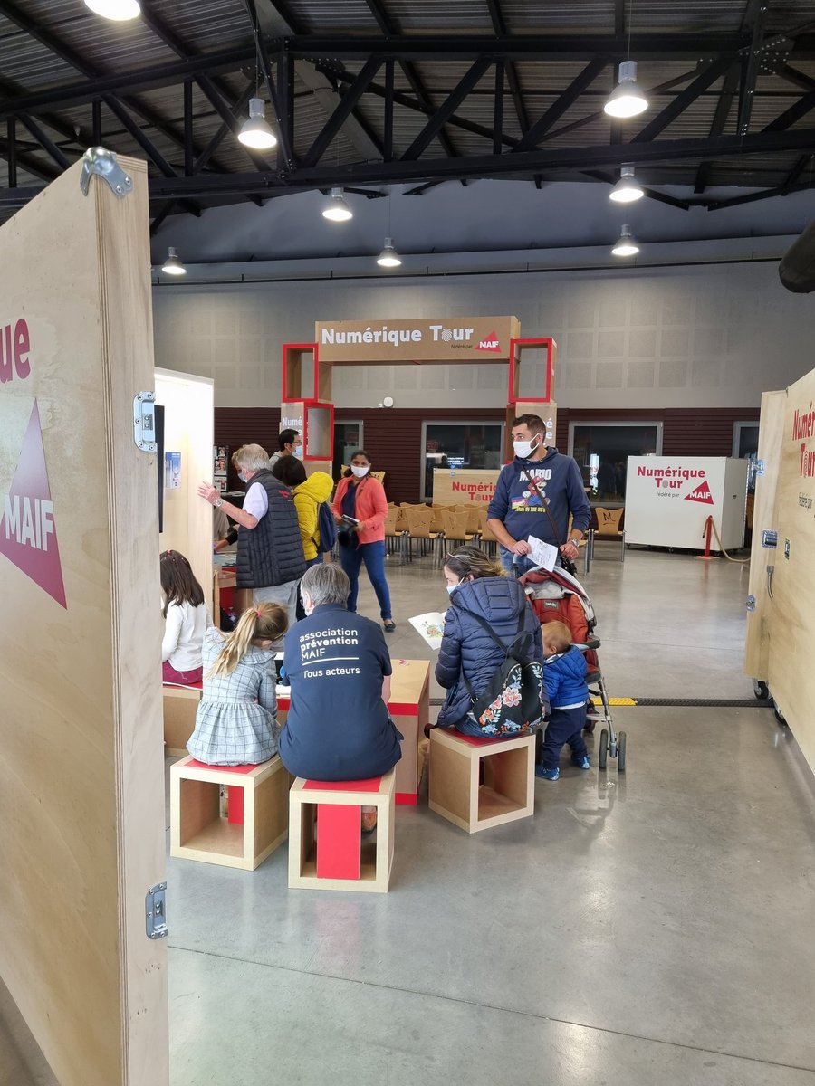 StayingAliveApp's tweet photo. Retrouvez-nous aujourd'hui à @VilledeManosque sur le #NumeriqueTour fédéré par la MAIF.
Animations et expériences immersives autour du numérique pour tous.
@Pompiers04
@PompiersMSQ @PompiersFR https://t.co/DxmSmicDgE