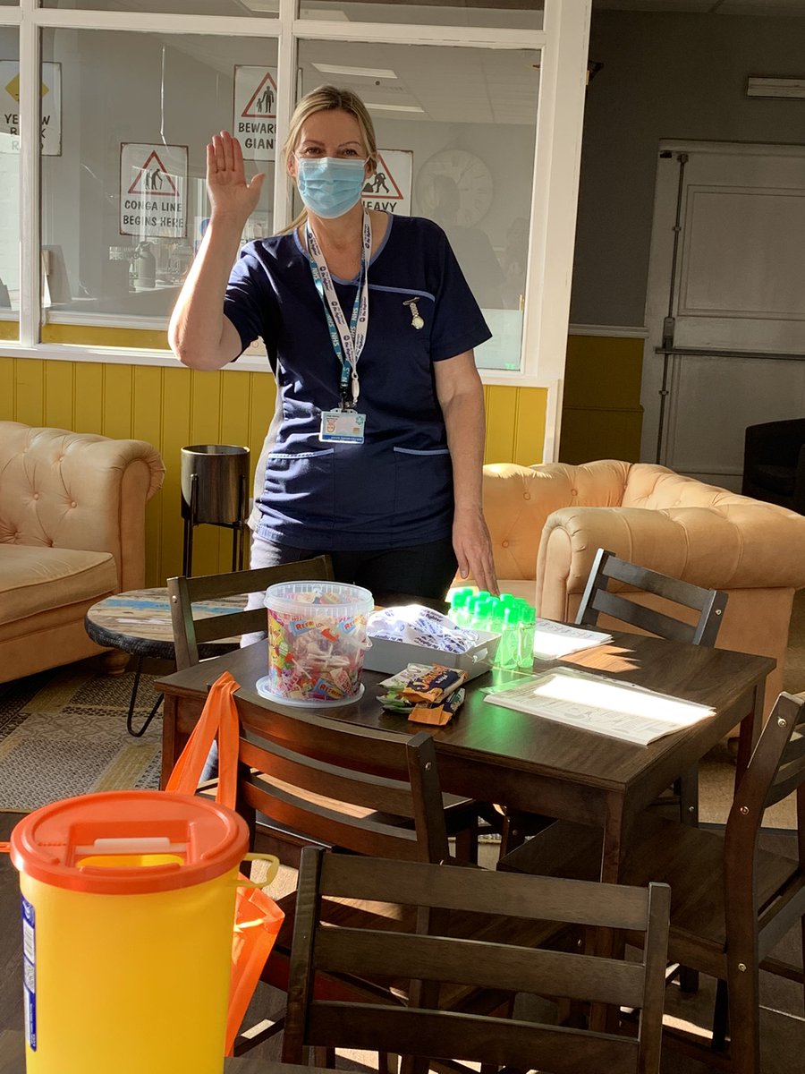 IamKatMom's tweet photo. Flu Jabbing available to all @NAViGOCARE @NavigoExtra staff today with our fabulous team at Navigo House til 3pm today! While our well-being team look after @CarePlusGroup staff #looksfteryourstaff 😍 https://t.co/3VS2URiztX