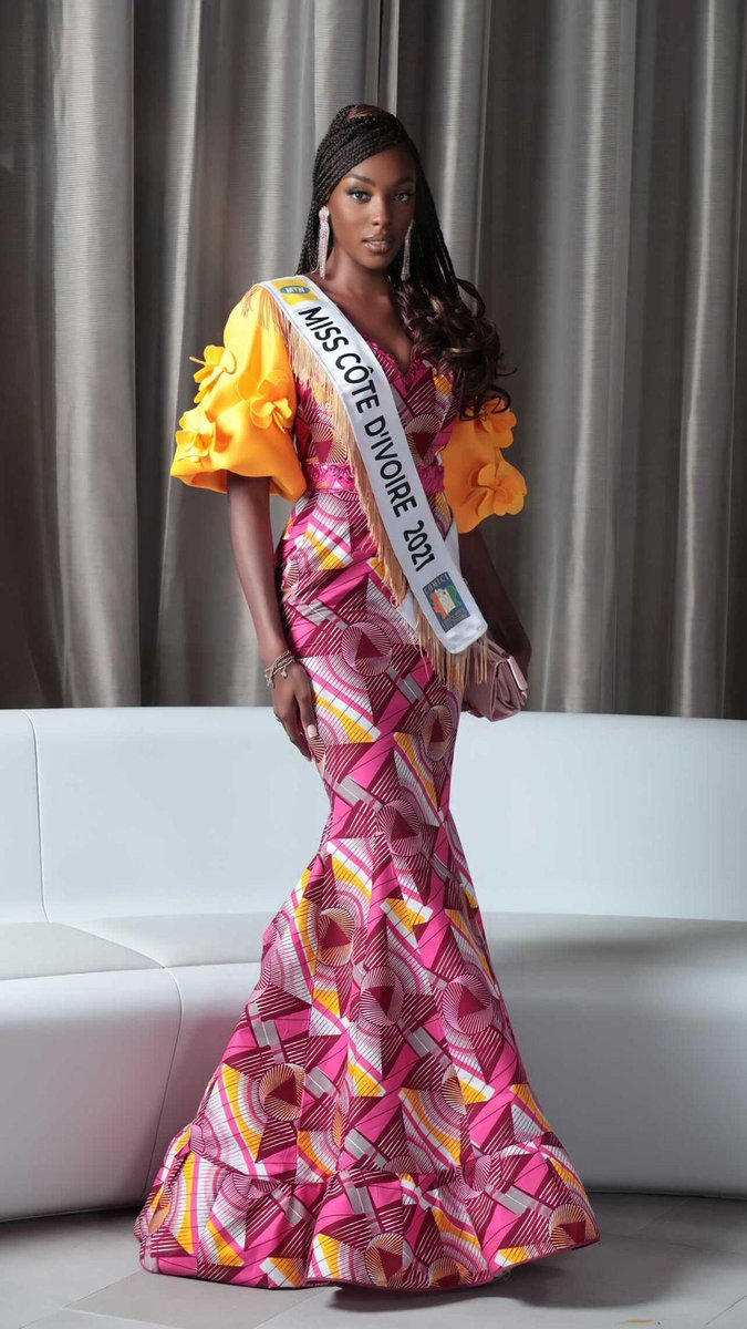 fallinmode's tweet photo. [FASHION POLICE] Olivia Yacé dans une tenue signée Gilles Touré pour le Gala Afrique Femme. Vous validez ?

#fallinmode #fashionpolice #wax #prints #cotedivoire #Team225 https://t.co/Sjo6c7GJz2