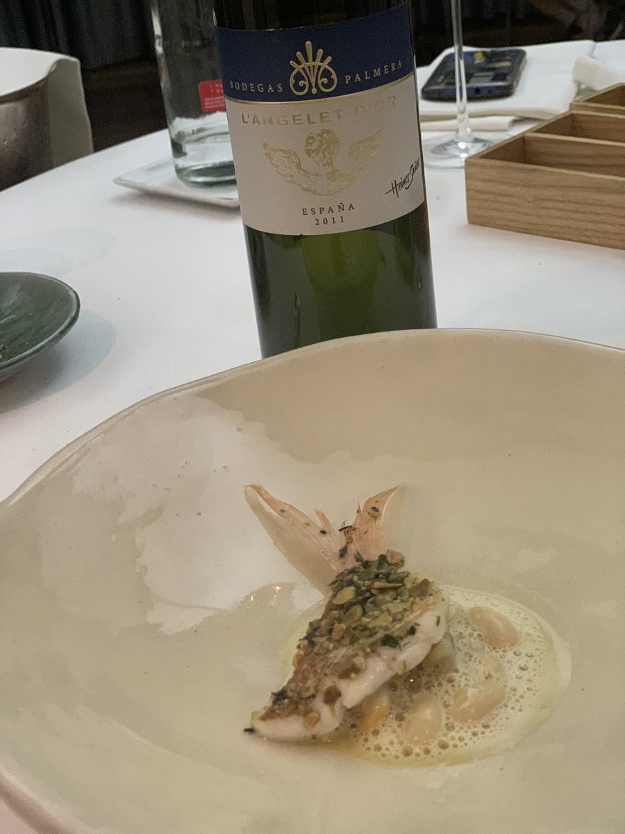 8winelovers's tweet photo. Visita a Valencia y cena en el restaurante RIFF. Nos dejamos aconsejar por la Somelier Paquita Pozo. Le acótanos a que seleccionará vinos de la zona! Además nos sorprendió con el SAUER alemán! https://t.co/McpBHIyMpN