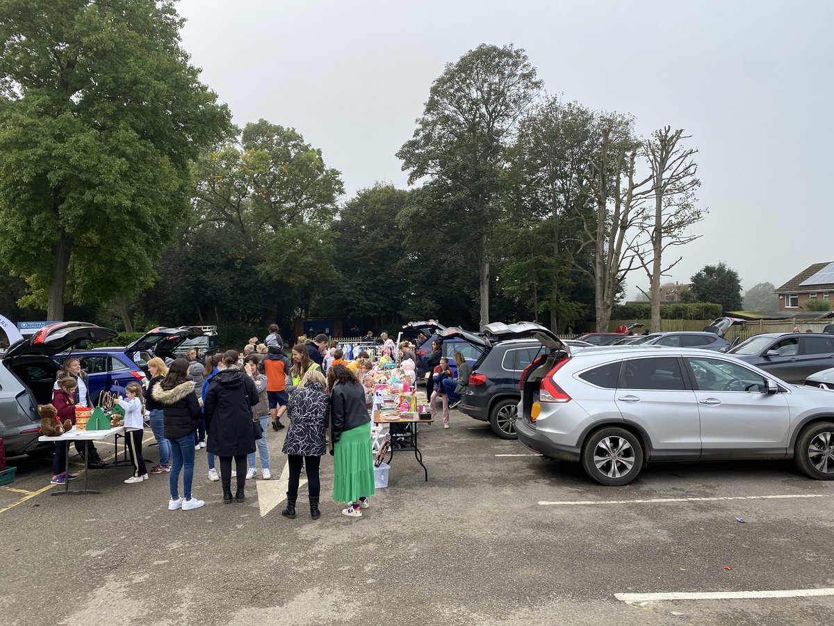 A great turnout at the Longacre Green Team Car boot sale! #reducereuserecycle #longacrelife #prepschool