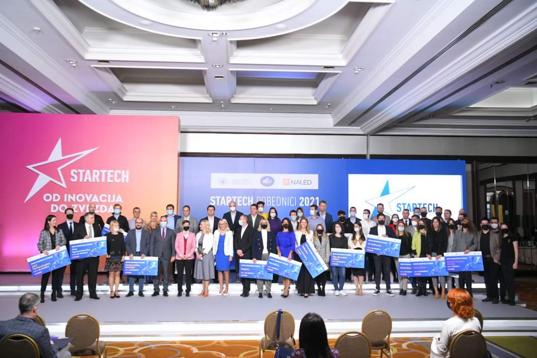milivojeENECA's tweet photo. Sa 1.000.000 $ nagrađeno je 29 timova, #startup i #SMEE iz #srbija sa #grants u rasponu od 15.000 do 100.000$ za #innovation i #DigitalTransformation u okviru programa #StarTech koji realizuje @naled_serbia uz fin.podršku #philipmorris i u saradnji sa @eneca_nvo
#startech2021 https://t.co/tb08PIyNl0