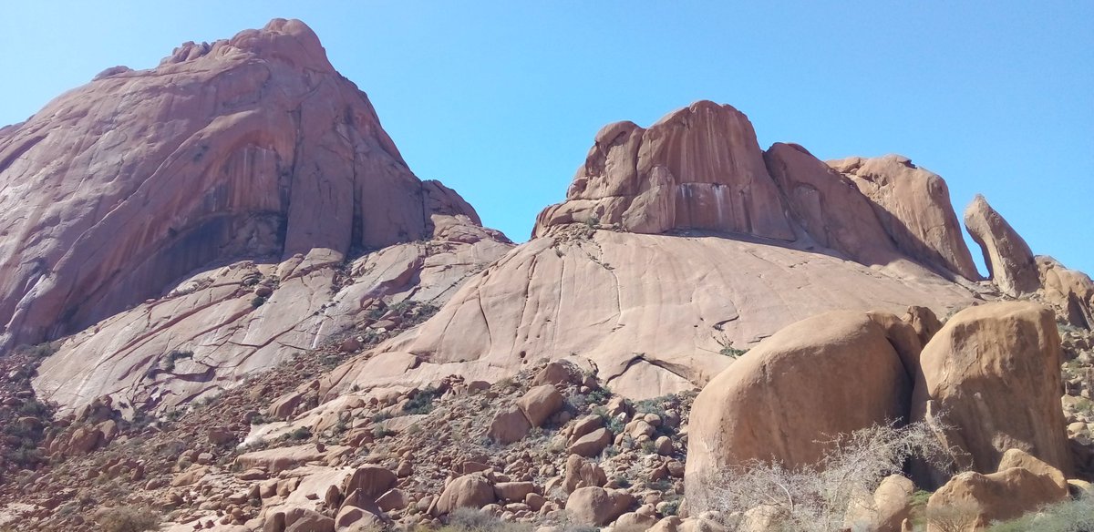 MorneNamibseed's tweet image. Something i drew a few mounth ago whiles camping at #spitzkoppe...almost forgot this...it was an amazing heart opening weekend in nature 😊 #bliss #GodsLove