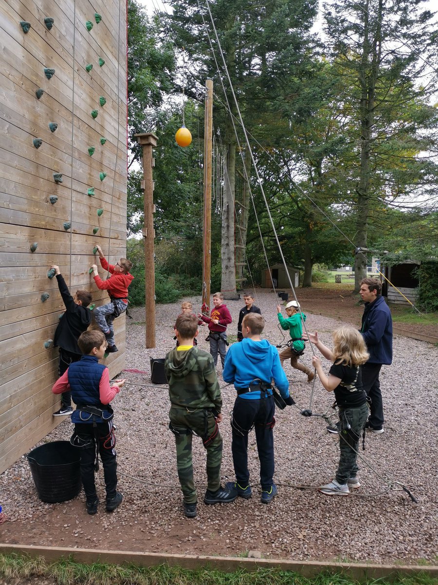 Our weekend at Kingswood had started in great fashion (after a big breakfast!!) Lots of fears have been overcome already and such a great time #challenge #kingswood