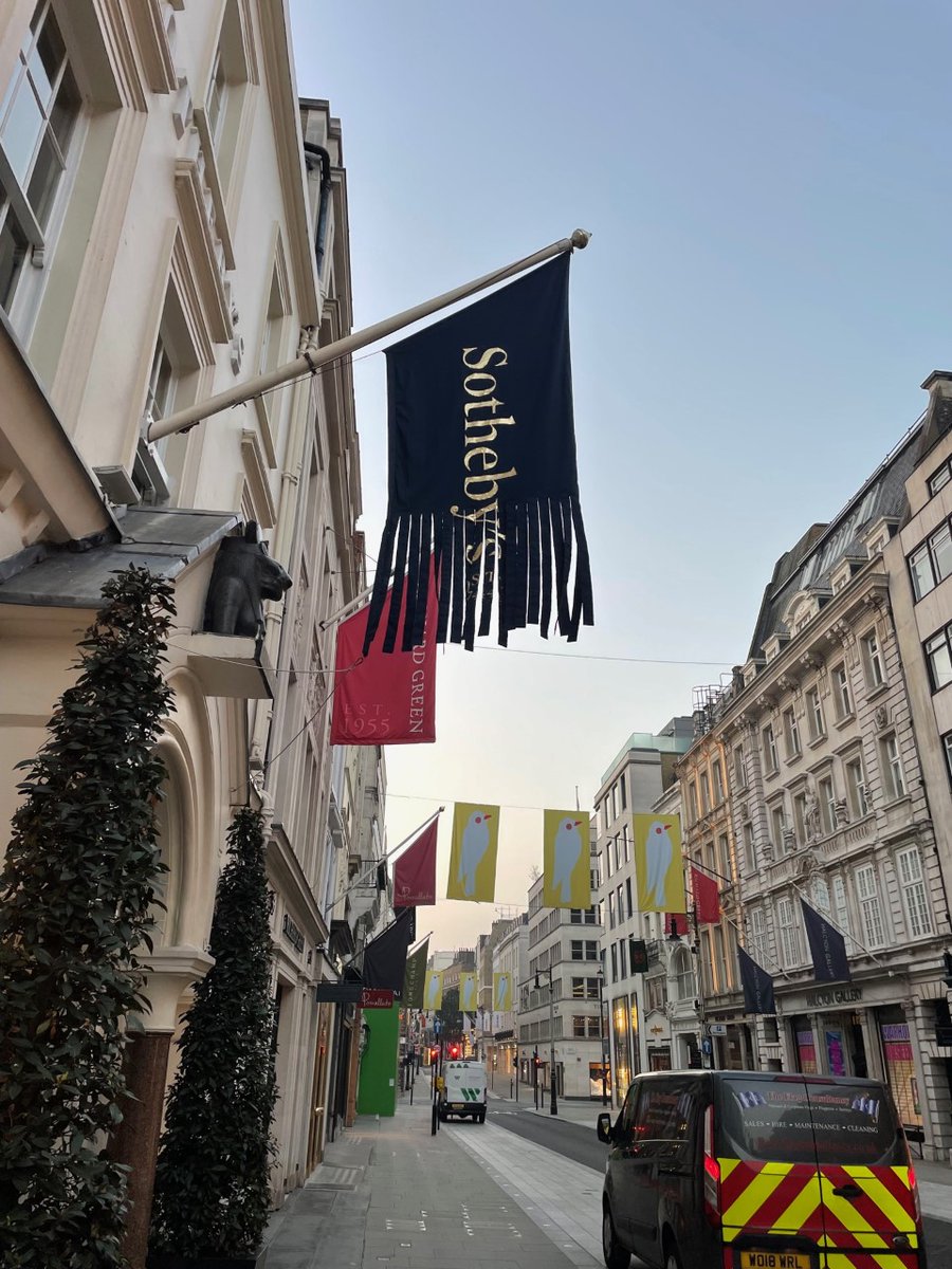 Calibre_display's tweet photo. Shredded Flag at Sotheby's London - Love is in the Bin
Banksy and his iconic work 'Love is in the Bin', which was the result of a public art stunt that made history in 2018 will be Sotheby’s on 14 October 2021 
https://t.co/qZ4pVcIAFP https://t.co/pRx8nPx3oq