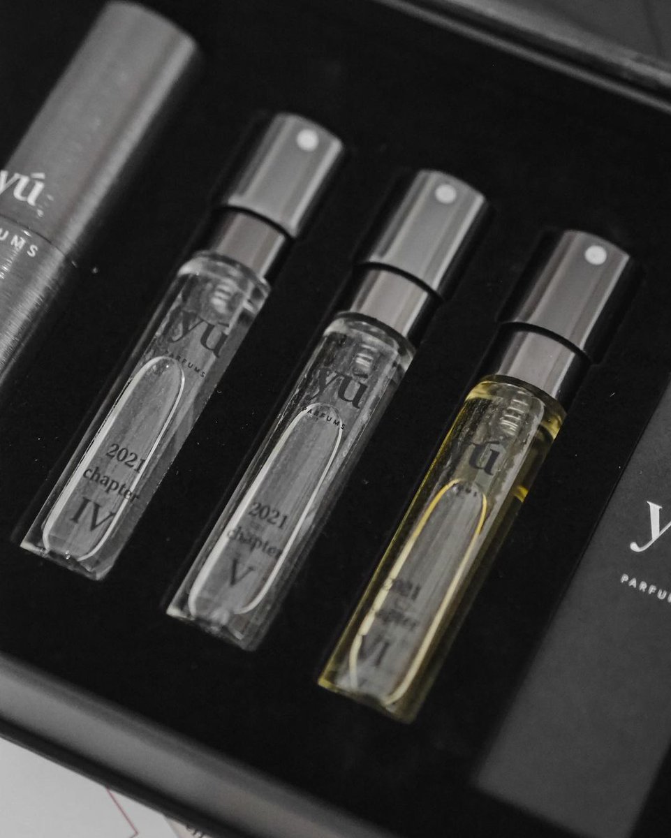 Reminder: don’t forget to wear a fragrance today.

[@jc_creativity_]