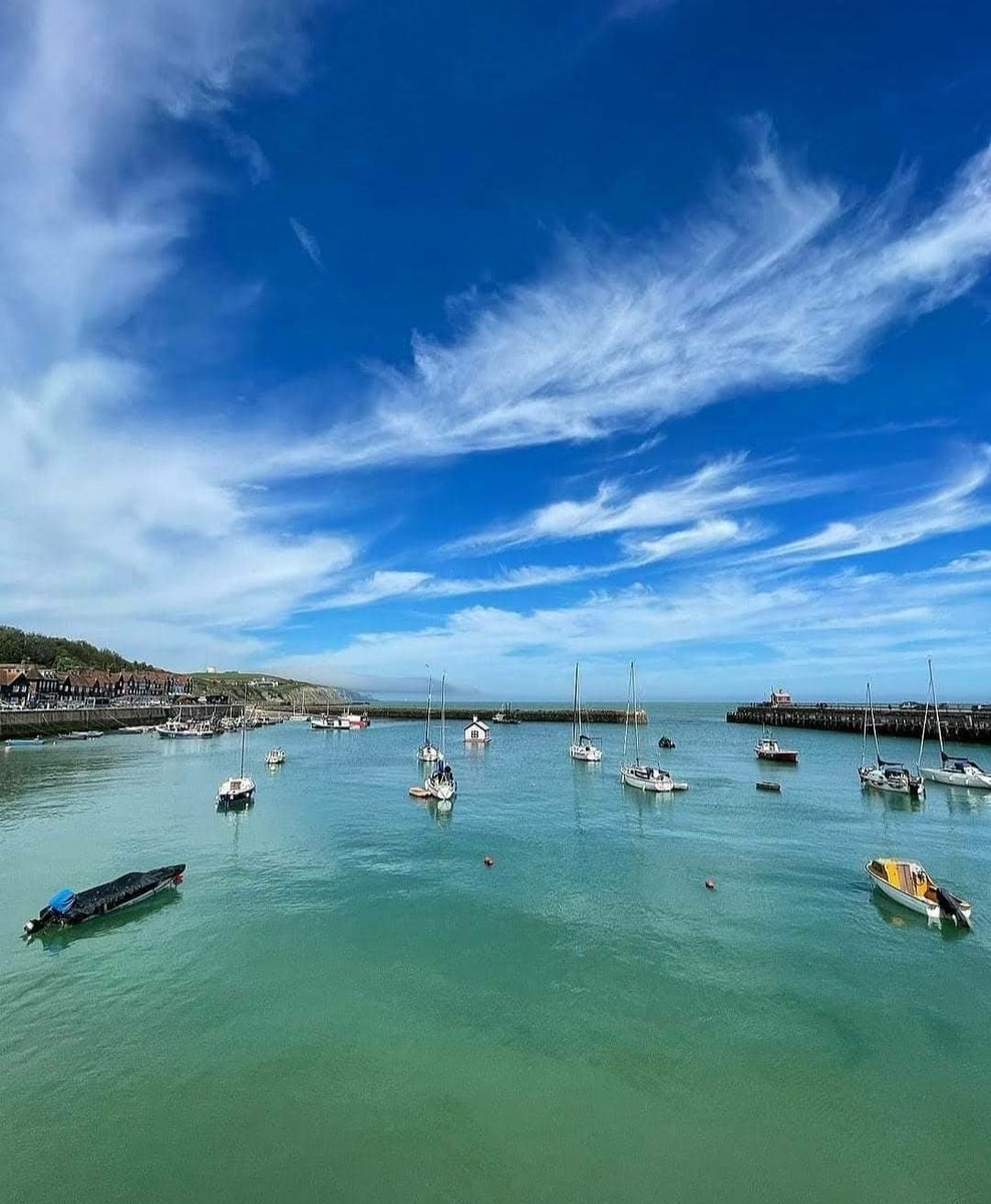 Nowhere gets October right quite like #Folkestone. In this sunshine, is there really anywhere else to be?

📸: IG/ coolasfolke