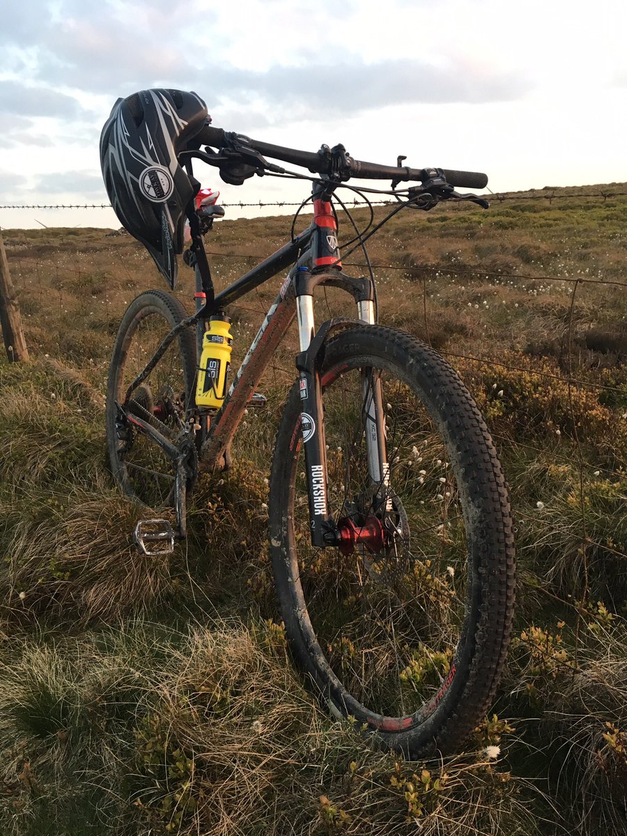 bobbybull71_bob's tweet image. Both my bikes have been stolen from my garage break in last night. Trek Superfly 29er MTB and Cannondale SuperSix Evo some of my Matika tools nicked too. My bikes both have distinctive pink Mucoff “Filth” stickers and roady has a black carbon repair on main frame.
Please RT 👍👍