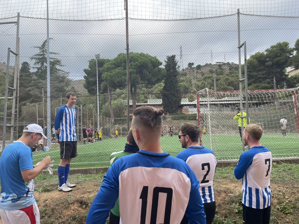 FCDad10's tweet photo. MATCH DAY CENTRE LIVE: FC Dad and FC Maroon in action today in the Barcelona Fives. FC Tpaktok (USSR) 1-1 FC Maroon the latest in the Group A opener https://t.co/j8kliK49ZX