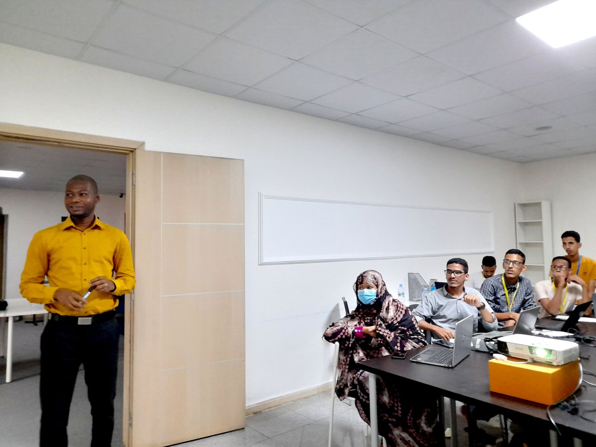 StartupRIM's tweet photo. En photos, la 2e journée de la formation Business Management et Comptabilité clôturée par la remise des attestations.
#staytuned
#SMI
#entrepreneurship
#Mauritania https://t.co/TtOOO6815N