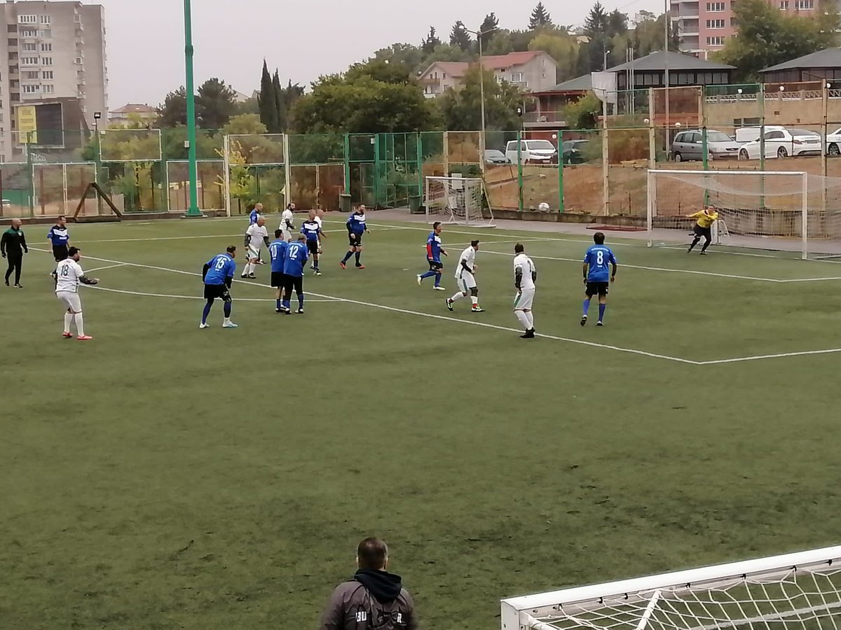 BURSASPORPFDD's tweet photo. Bursaspor PFDD Master Futbol Takımımız Bulgaristan’ın Stara Zagora şehrinde yapılmakta olan Balkan Master Futbol Turnuvasında ilk maçında  Niş Master Futbol  takımını yenerek finale yükseldi. Finalde takımımız Stara Zagora'nın Beroe Master Futbol takımıyla karşılaşacaktır.#futbol https://t.co/6t0fqAyl3I
