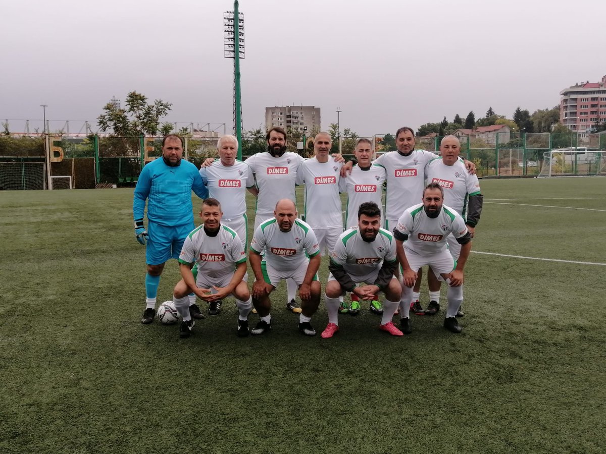 BURSASPORPFDD's tweet photo. Bursaspor PFDD Master Futbol Takımımız Bulgaristan’ın Stara Zagora şehrinde yapılmakta olan Balkan Master Futbol Turnuvasında ilk maçında  Niş Master Futbol  takımını yenerek finale yükseldi. Finalde takımımız Stara Zagora'nın Beroe Master Futbol takımıyla karşılaşacaktır.#futbol https://t.co/6t0fqAyl3I