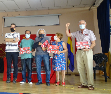 PCE_Cartagena's tweet photo. ▶️Entrega de placas a Camaradas historicas del PCE (@elPCE) de La Unión y Cartagena reconociendo su lucha y trayectoria en defensa de la democracia y de la Clase Trabajadora.
#CentenarioPCE https://t.co/idF1VWvcz3