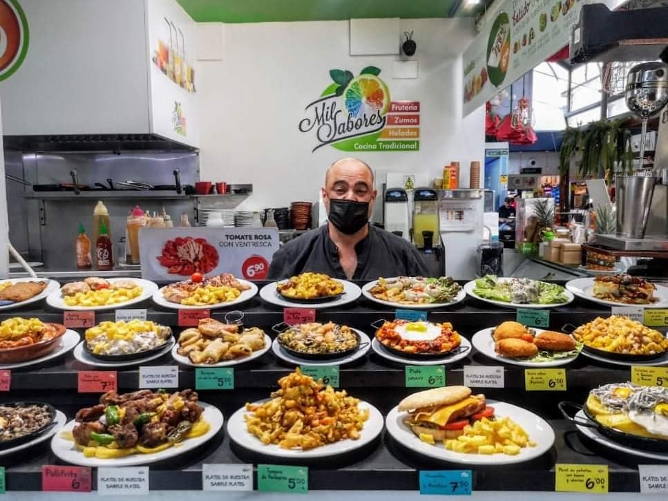 saboresdcordoba's tweet photo. Receta de "Pollifrito" de #MilSabores, puesto del @MercVictoria #CórdobaEsp.
La misma que se puede degustar en este establecimiento, junto con otras tapas diferentes, zumos, helados de fruta, etc.

Aquí⬇
https://t.co/67vZKI3vTZ

#SaboresdeCórdoba ¡Siéntelos!

#cocinillasccf https://t.co/7JsFmO4HwU