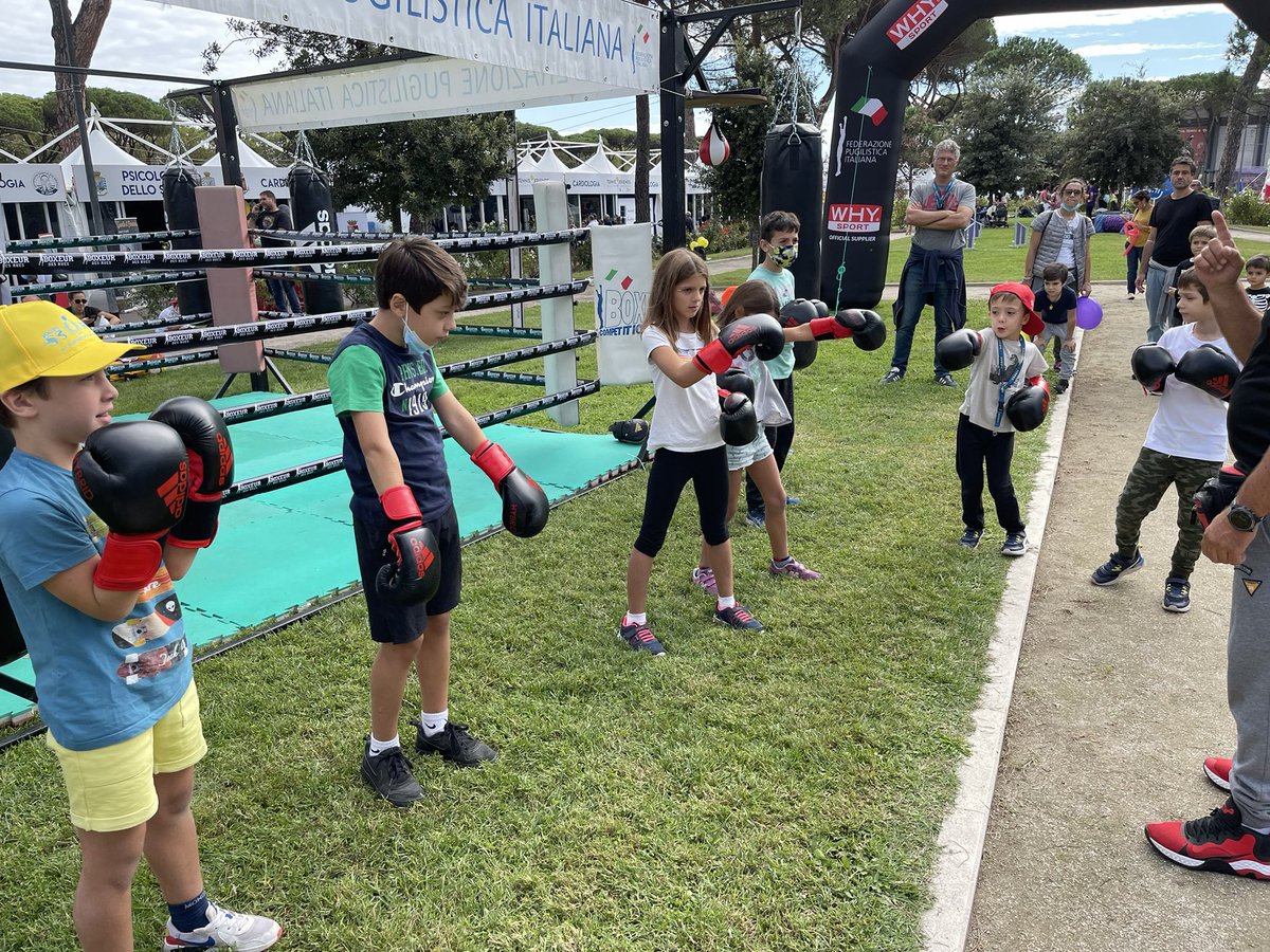 FPIBoxe's tweet photo. 🎾 #TennisandFriends 2021
🥊   AREA FPI Gym Boxe 
🏟 Foro Italico 
📌  Roma 
📆 9-10 Ottobre 
🥊 Kids in Action - Bambini in azione 
#Pugilato #GymBoxe #TennisAndFriends @Budomarket https://t.co/biUGxyfegP