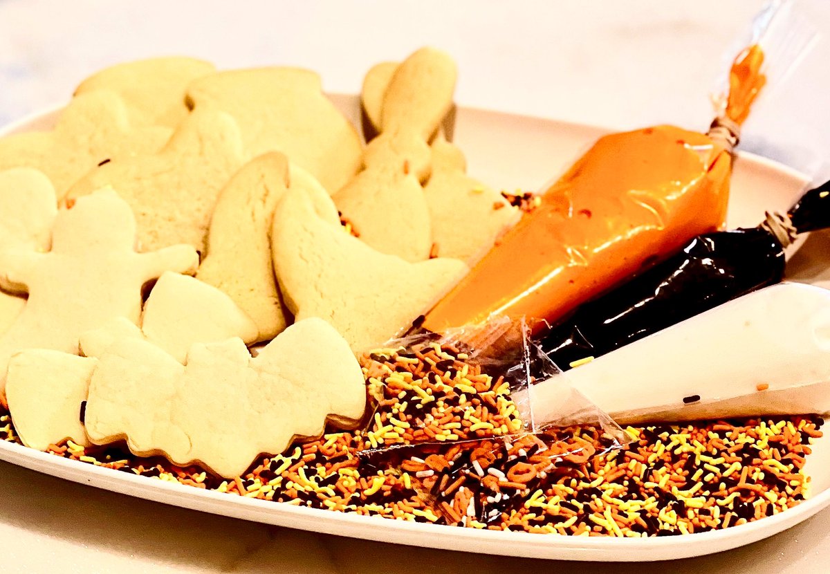 Treat your little ones to our Halloween Cookie kits! 

Halloween Cookie Kit $15
- 12 cookies
- 3 bags of royal icing
- 2 bags of sprinkles 

Available for in-store purchase. You can also place your order by emailing orders@cupcrazed.com or by calling 803.396.7382.