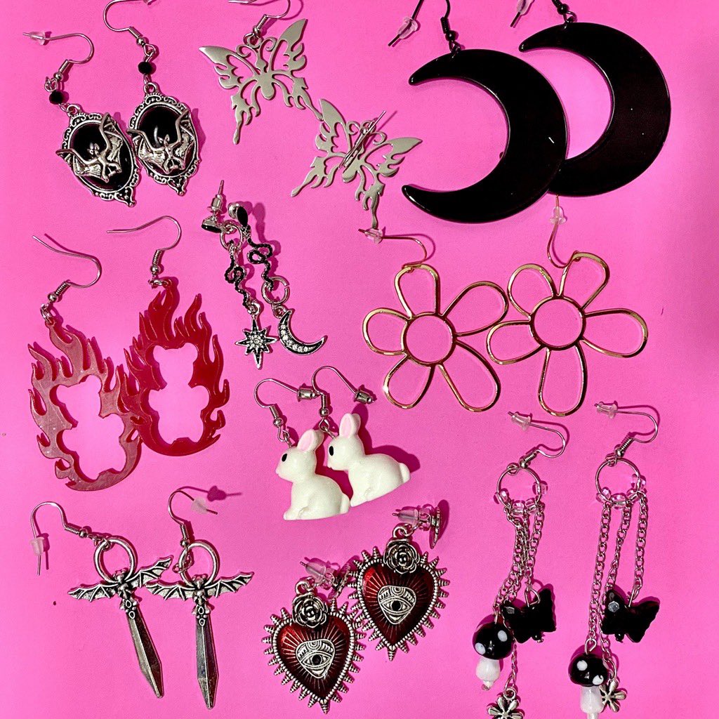 fudgerockph's tweet photo. ✻ Shop Online ✻ 💖🖤 restocked! 

Shopee - fudgerockph
LINK: https://t.co/ZC8m7vxauB https://t.co/seMUQM7glC