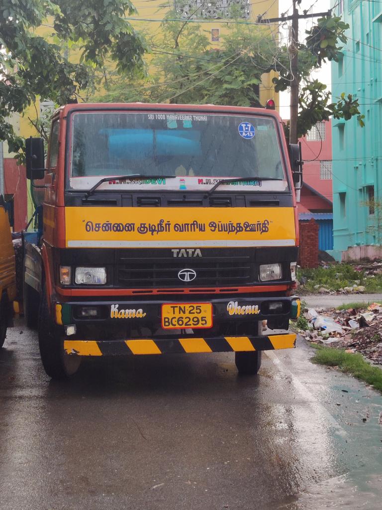 mikeyangad's tweet photo. @mkstalin sir water tanker block the roads daily in Kolathur area. Drivers park the tankers in the middle &amp; are arrogant to say they are doing Govt duty. In pics you can see instead of parking in ground empty space he parked in the middle of street. https://t.co/D8Xi8WHfkw