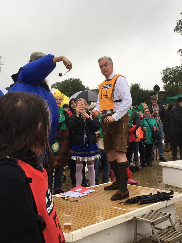 LRcoffeevan's tweet image. This year we are competing not coffee’ ing 😆 Practice starts tonight.
Will we see you tomorrow at #theworldconkerchampionships ?
Conkers provided 🦔🦔🦔🍁
Little Red is for sale if you wanted to provide coffee and cake at great events like this 🙌