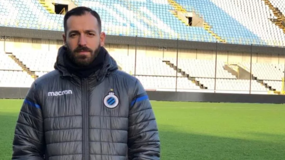 atalayozcelikli's tweet photo. Club Brügge'ün, Türk Scout'u Halis Yen'le güzel bir röportaj gerçekleştirdik. Yen, Belçika devi için Fenerbahçe'den; Arda Güler (16) ile Bora Aydınlık'ı (16), Galatasaray'dan da Bartuğ Elmaz'ı (18) yakından takip ettiğini açıkladı. İşte o röportaj 👇
https://t.co/LLchU2cDs8 https://t.co/iHeCweA4Gm