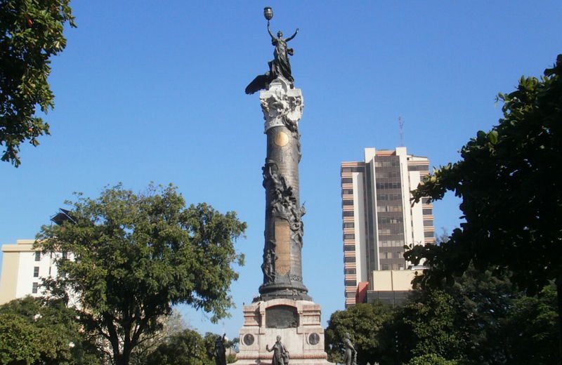 Hoy celebramos los 201 años de la gesta histórica de la Independencia de mi amada Guayaquil, esa victoria heroica sobre el yugo español que encaminó nuestra total liberación en Ecuador. 

!VIVA GUAYAQUIL CARAJO! 💙