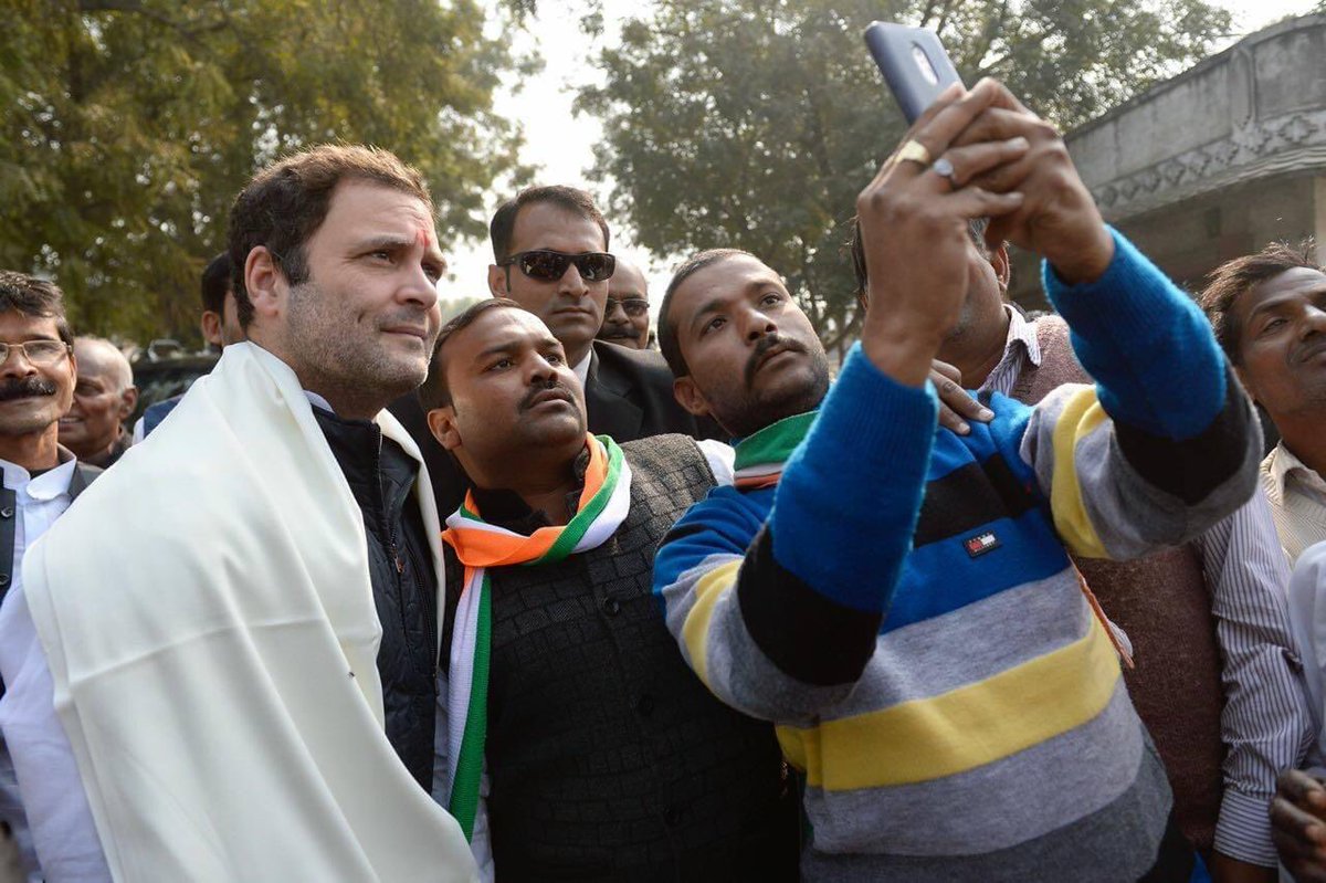 WithGandhis's tweet photo. ये सादगी, ये अपनापन
सिर्फ़ यहाँ और कहाँ ?
#RahulGandhi #ISupportRahulGandhi
#RG_FOR_PM #AbhishekSharma https://t.co/K4ZFlgorZ6