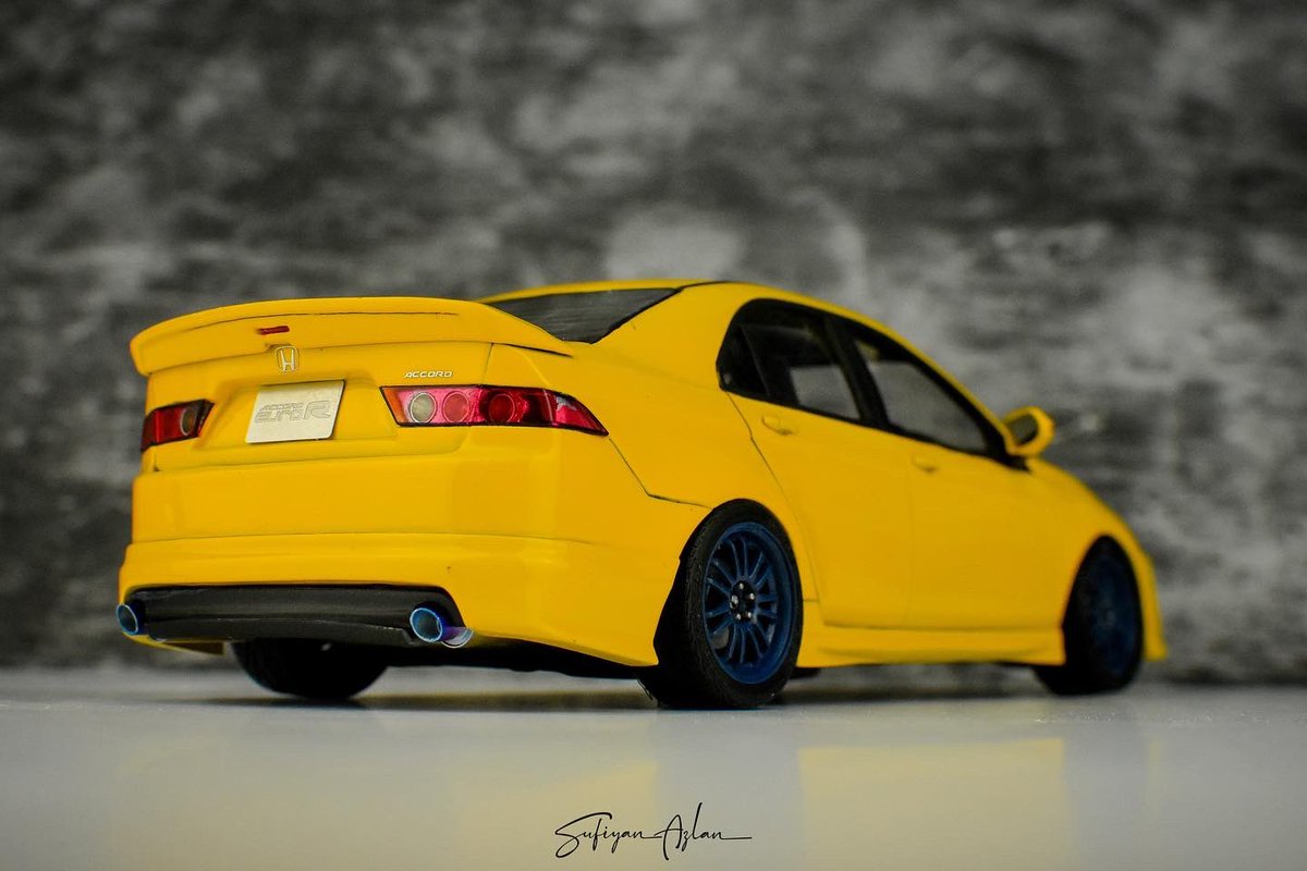 MSufiyanAzlan's tweet photo. 1/24 scale Mugen Honda Accord Euro R CL7.
#static365 #stancenation #canibeat #124motoring #124stancebuilt #visionone24 #124scalemodel #124scalemodel #124jdm #12twentyfour #zoomonmodel #honda #mugen #euror #cl7 https://t.co/0uCipMrirj