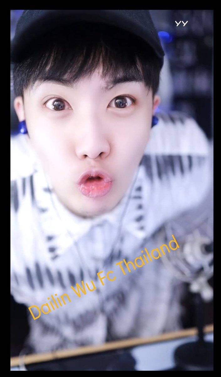 dailinwu_1998's tweet photo. เดี๋ยวมานะไปหาข้าวกินก่อนหิวแล้ว
#dailin #wudailin
#ไต้หลิน #ไตหลิน
#wudailin #dailin
#wudailinThailandFanclub https://t.co/JjIsY5ThVa