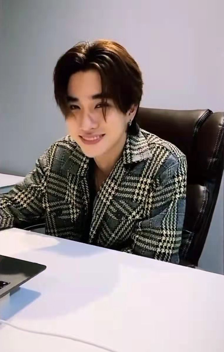 Ice_Chinese's tweet photo. When I saw you…
😳🤭😃😄😁😂🤣☺️😚🥰☀️☀️🖤

#RLXEMyPERTHfectDate
#KDPPE 
#PerthTanapon 
#perthmark https://t.co/f3lwvgJy6d