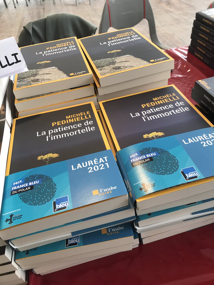 Quel plaisir d’assister à la remise  du #PrixFranceBleuPolar à l’occasion de <a href="/TlsePolarsduSud/">ToulousePolarsduSud</a> ! 5 auteurs en lice et c’est Michèle <a href="/pedinielli/">Michèle Pedinielli</a> qui l’emporte 🏆 je vous recommande la lecture de « La patience de l’immortelle » <a href="/EditionsdelAube/">Éditions de l'Aube</a> #polar