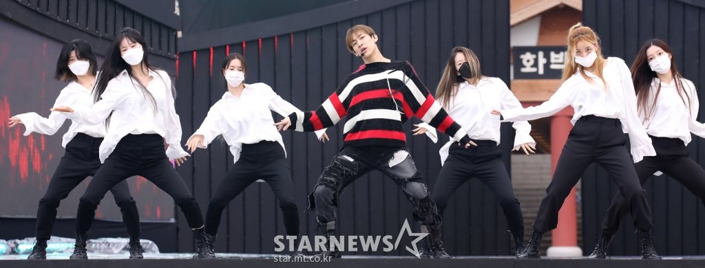 CRUSHonBAM's tweet photo. [PIC] 211009 2021 Asia Song Festival - BamBam (3)
🔗https://t.co/Tk2iMQRj5n
🔗https://t.co/9CeEJsdbqw
🔗https://t.co/FA3UnFybNH
🔗https://t.co/wvzRqQPW1o

#BamBamOnASF2021
#BamBam @BamBam1A
@BAMBAMXABYSS https://t.co/atyTEgHzhC