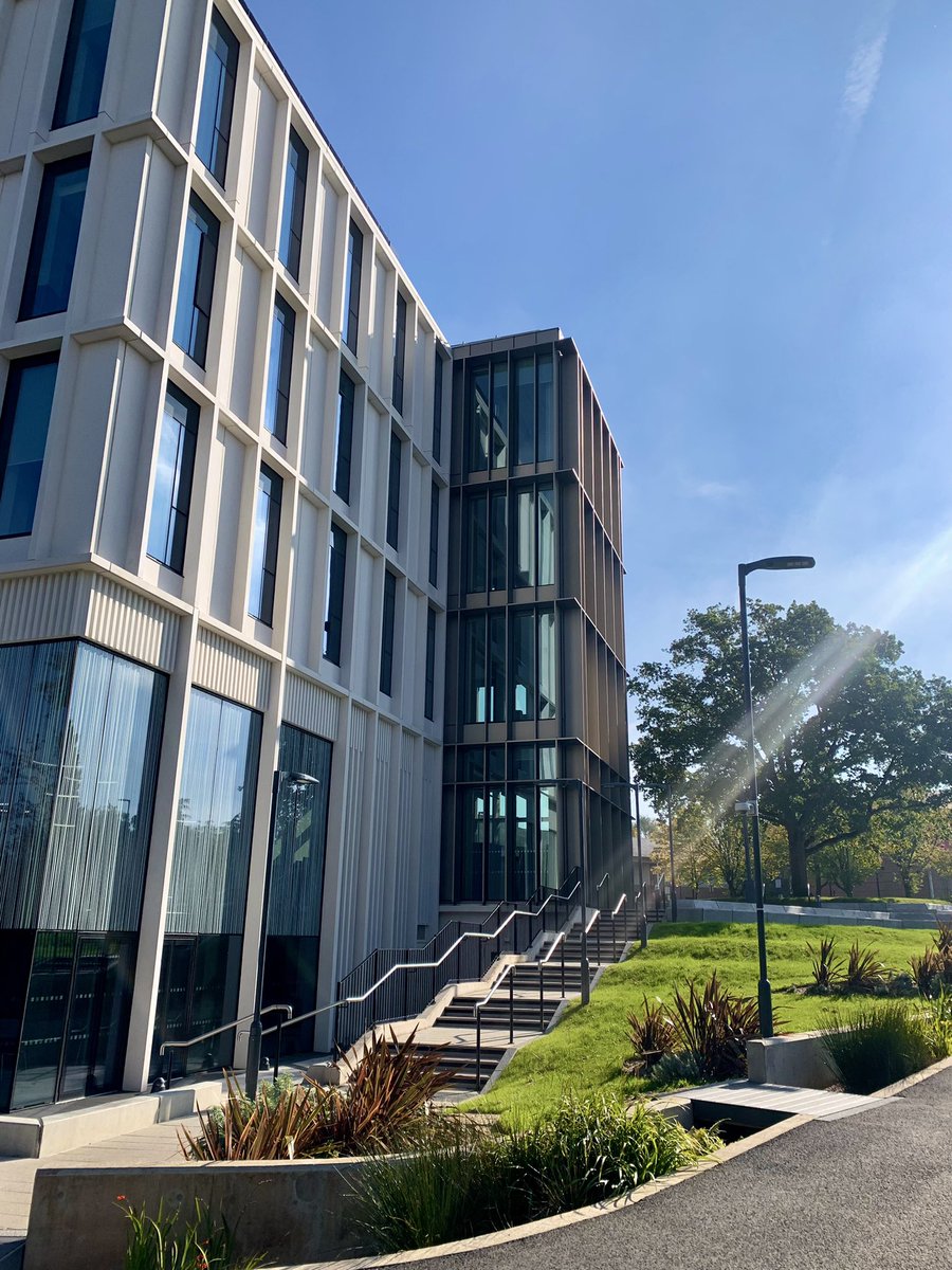 warwickmed's tweet photo. Gorgeous day for @warwickuni open day today … come and chat to our lovely course teams about our BSc in Health &amp; Medical Sciences and our MSci Integrated Science degree course #degreeoptions #medicalschool #university #studentlife https://t.co/xac0ouIiUl