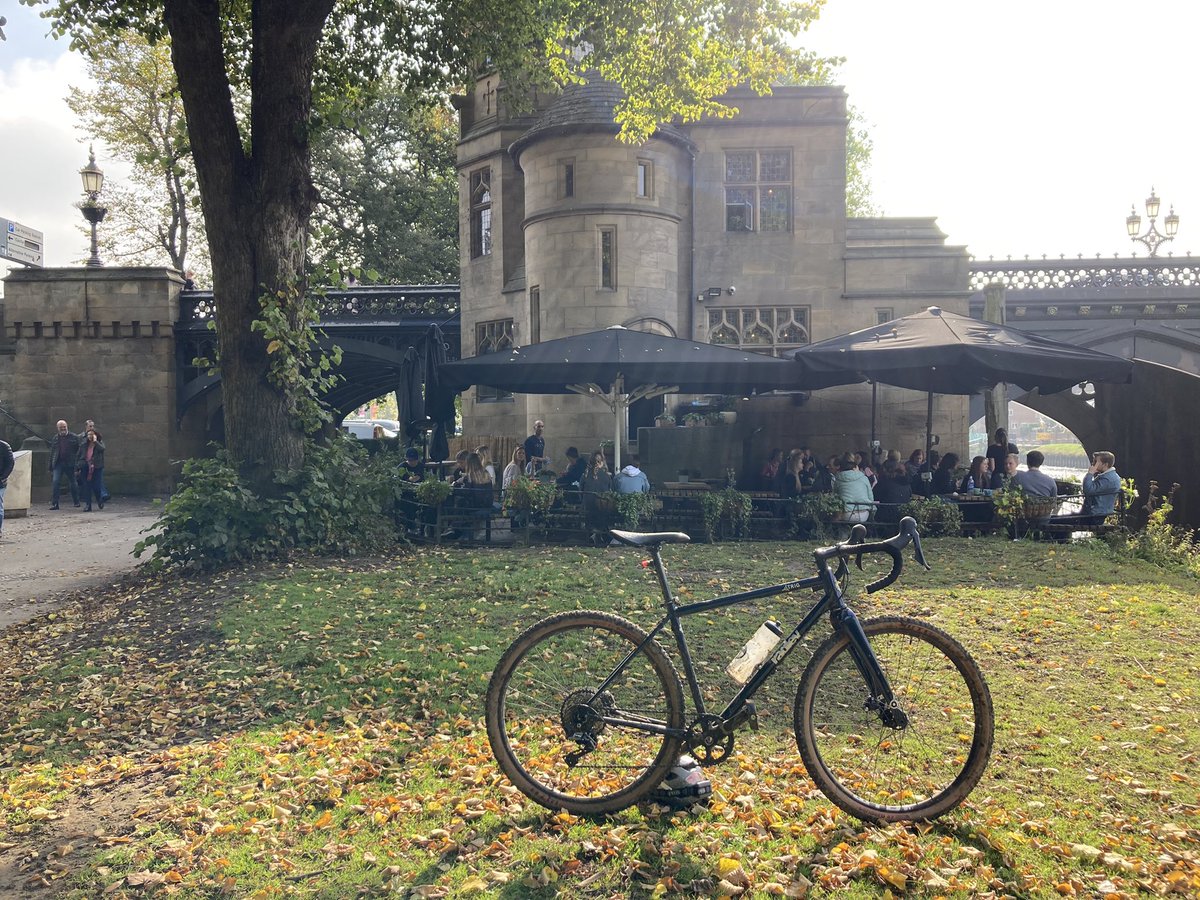 eyecycleblog's tweet photo. Loving the @ragleybikes Trig. Went super early to catch the sunrise. Turned in to a gravel mini adventure. Then popped into @Dyls_York to refuel. #havegravelwilltravel #steelisreal @steelisrealmtb https://t.co/taTlPAFw4F