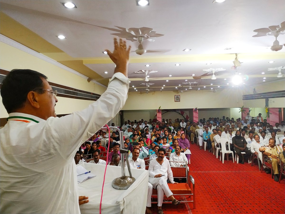 Rajender_INC's tweet photo. मैं खुद भी शामिल नहीं सफर में.. 
पर लोग कहते हैं, काफिला हूं मैं..!!

@ नागपुर में एक कार्यक्रम को संबोधित करते हुये..
@NANA_PATOLE
@VikasGauravINC
@FarukAliKhan13
@AnkitSi39576478
@ManojMehtamm https://t.co/CD4xbjC0UP