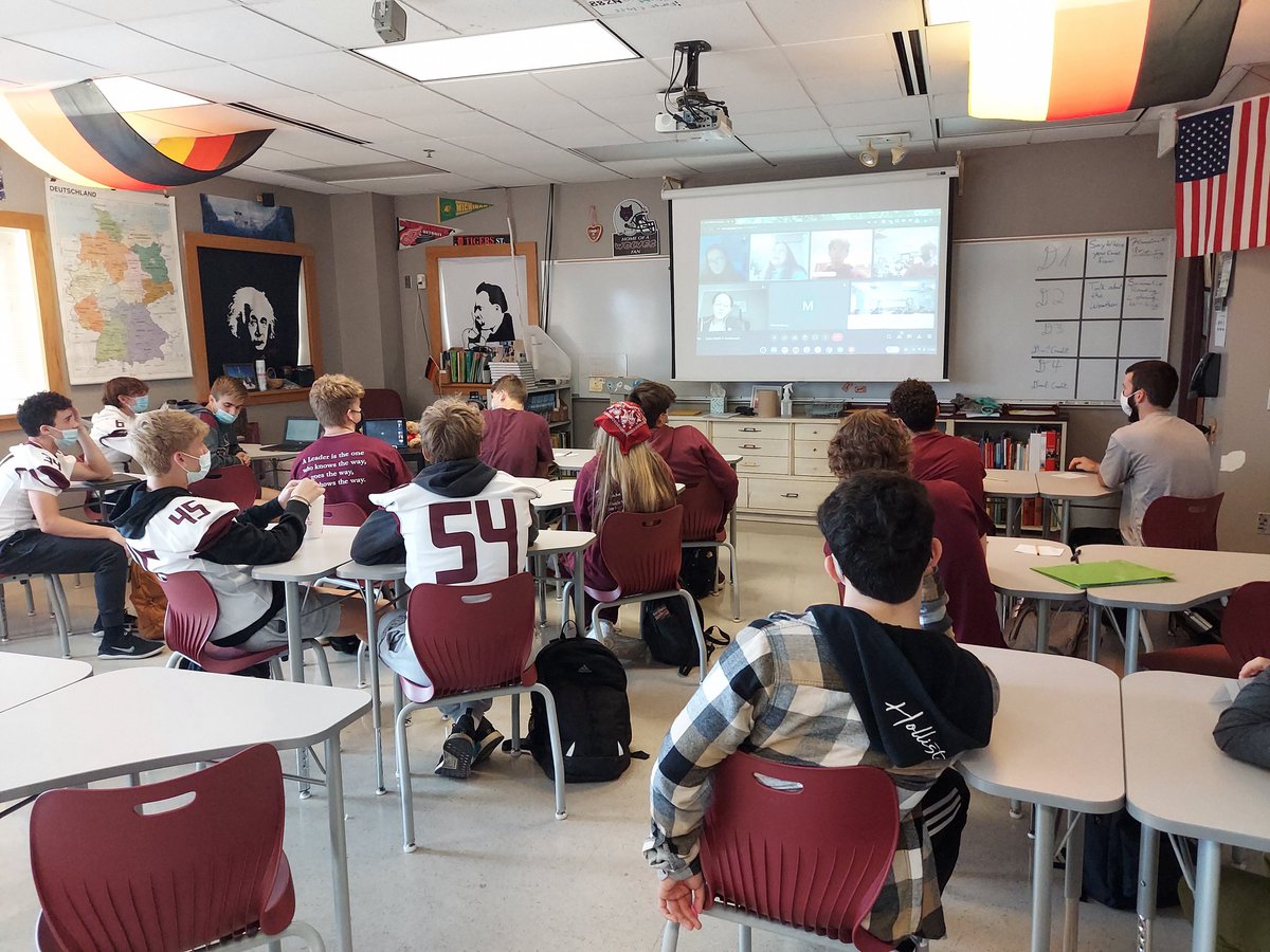 HerrProfHiggins's tweet image. The best finale to #prngw21 was a virtual tandem visit from our @GAPP_Exchanges school the GGK in #Karlsruhe! @AATGOnline #learngerman #prexperience @SKochPR @JPbirdman